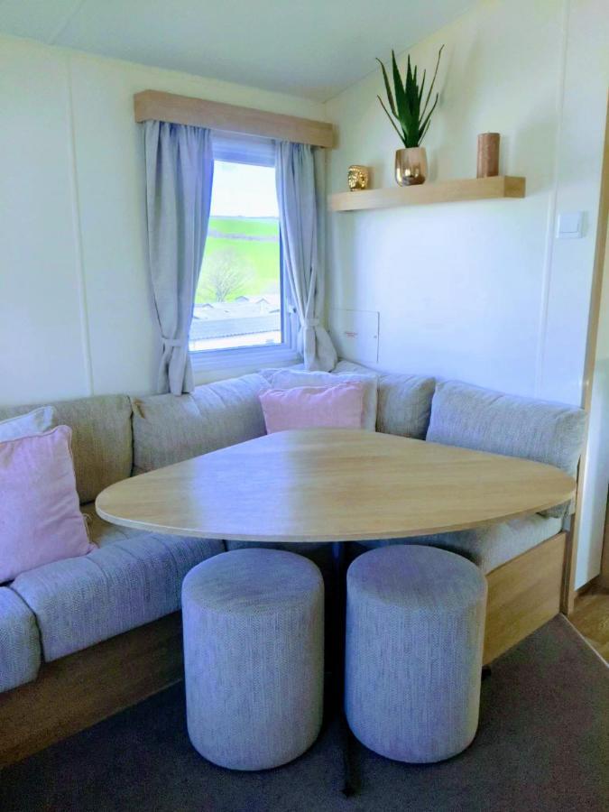 4 Berth Couples And Family Caravan In Beautiful Newquay Bay Resort New Quay Exterior foto